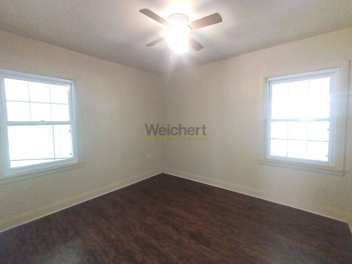 House for rent at 645 N 6th St, Paragould, AR 72450