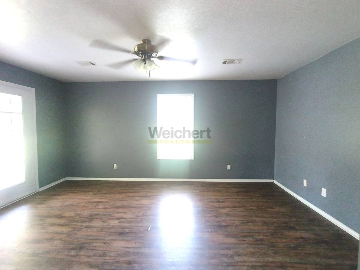 House for rent at 703 N 10th Ave, Paragould, AR 72450