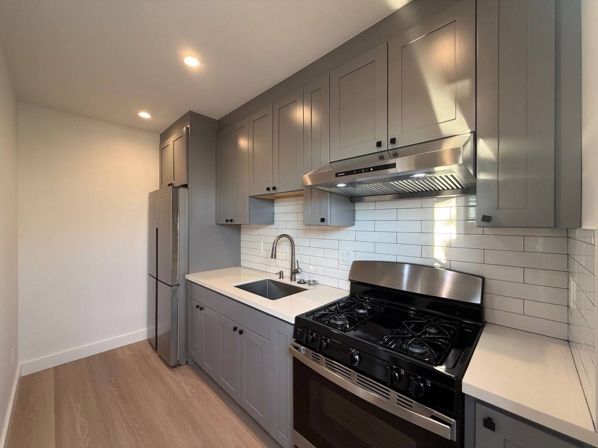Apartment for rent at 94 Clearview Dr, Daly City, CA 94015