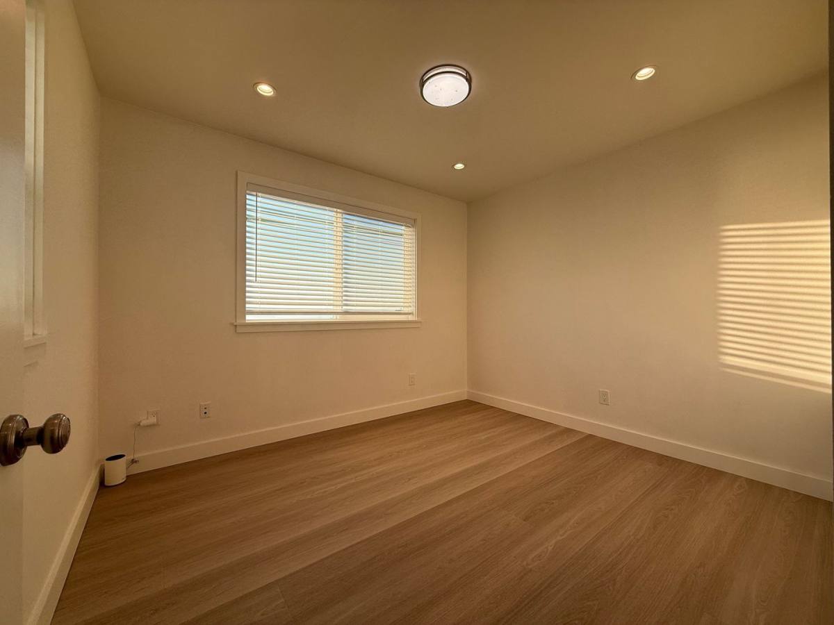 Apartment for rent at 94 Clearview Dr, Daly City, CA 94015