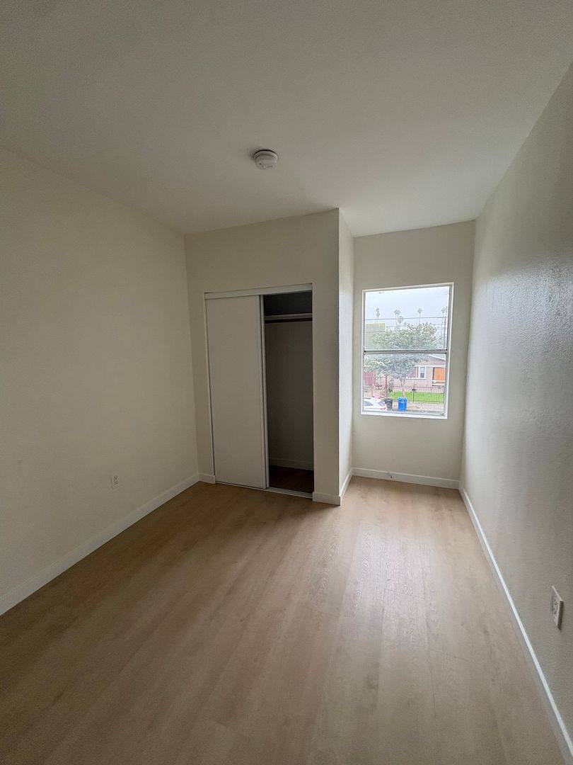 Apartment for rent at 629 W Vernon Ave, Los Angeles, CA 90037