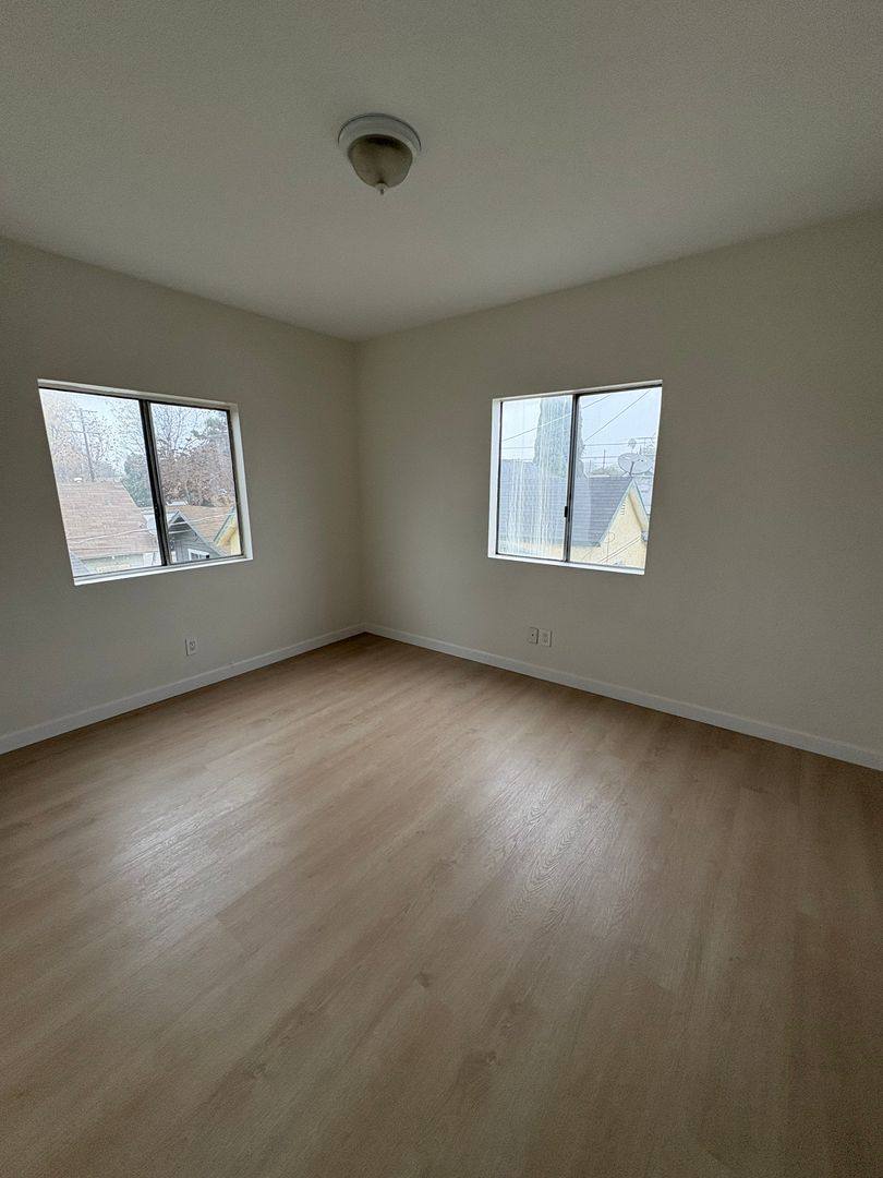 Apartment for rent at 629 W Vernon Ave, Los Angeles, CA 90037