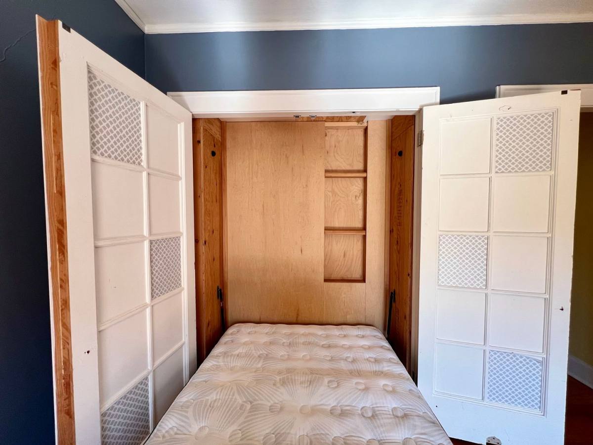 Apartment for rent at 2015 NW Flanders St, Portland, OR 97209