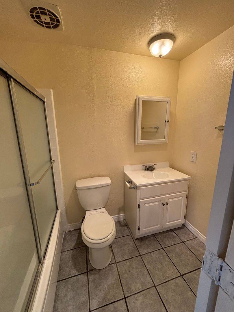 Apartment for rent at 11751 Hart St, North Hollywood, CA 91605