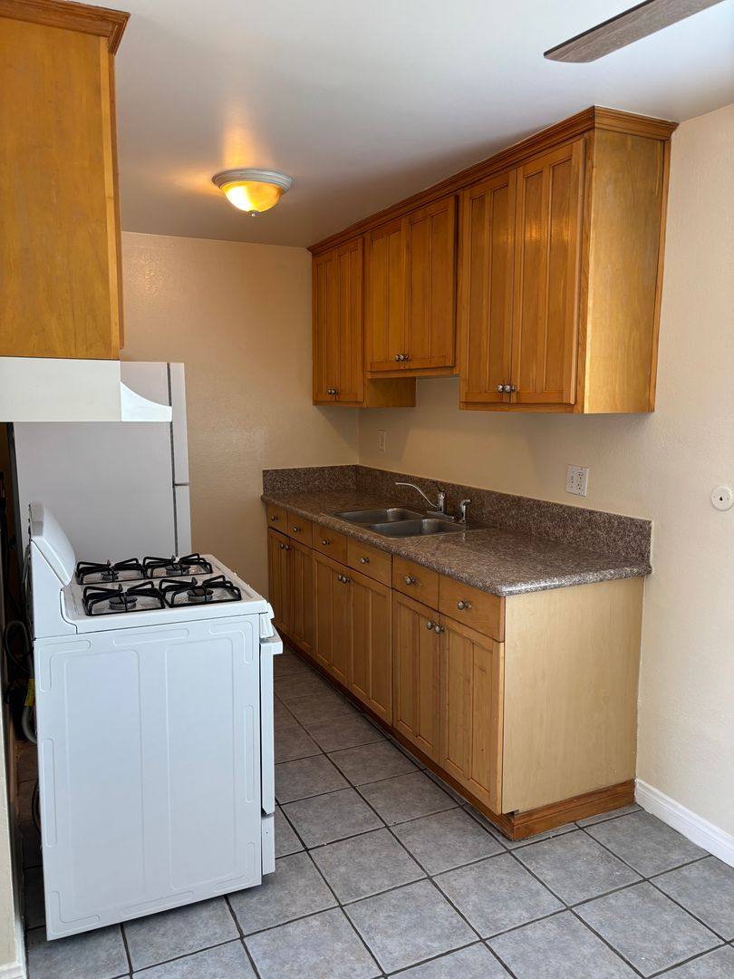 Apartment for rent at 11751 Hart St, North Hollywood, CA 91605