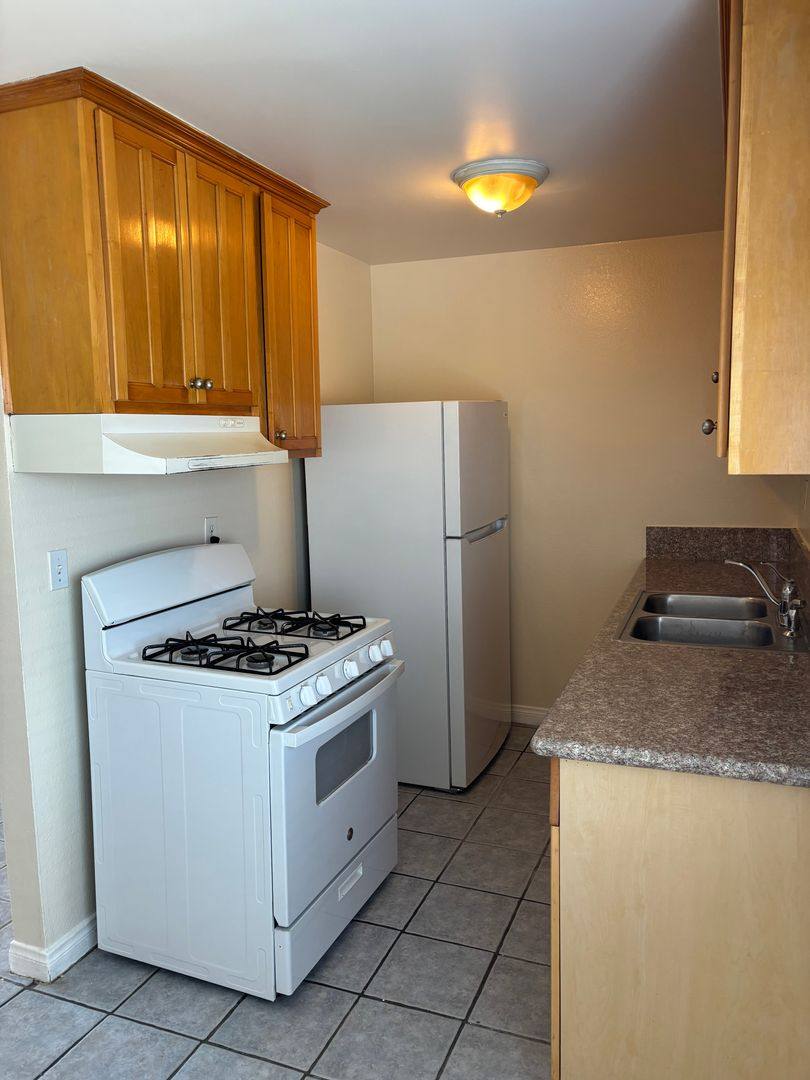Apartment for rent at 11751 Hart St, North Hollywood, CA 91605