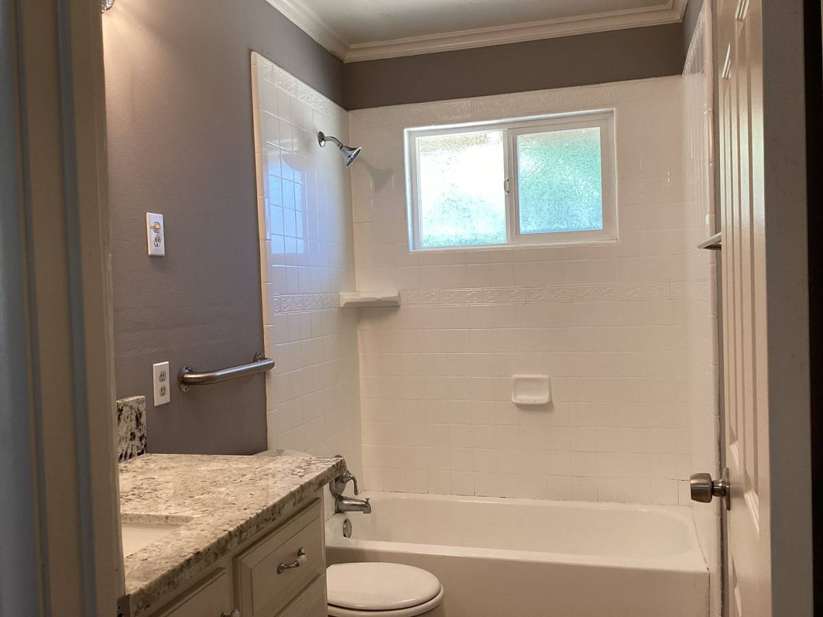 House for rent at 4143 N Warren Ave, Fresno, CA 93705