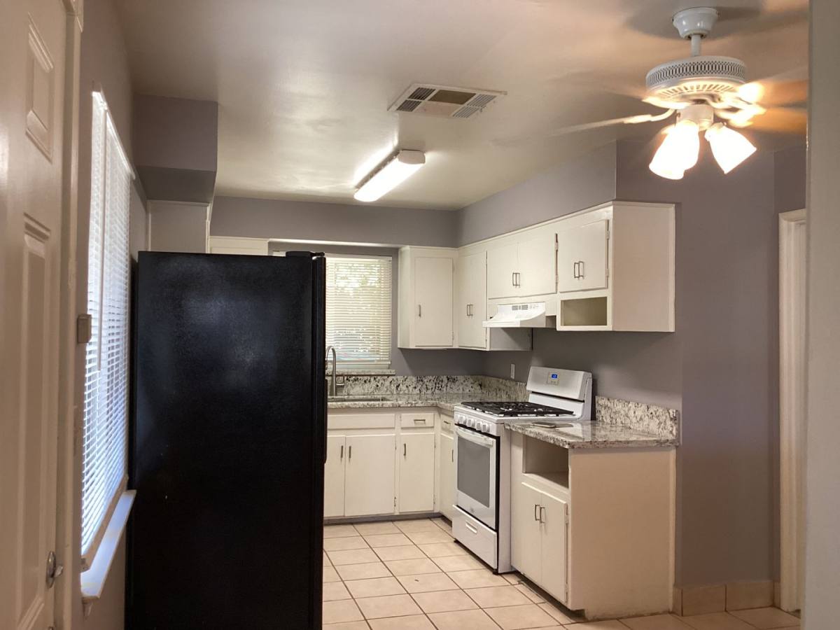 House for rent at 4143 N Warren Ave, Fresno, CA 93705