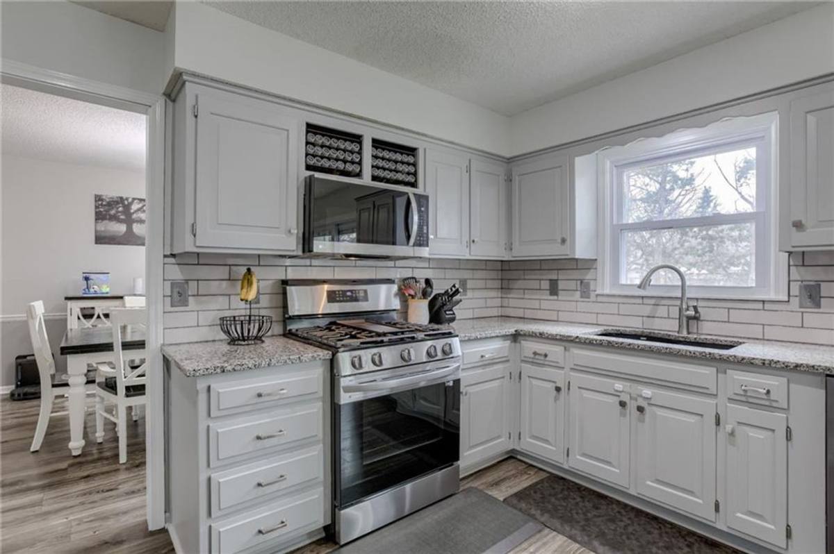 House for rent at 8615 W 72nd Terrace, Overland Park, KS 66204