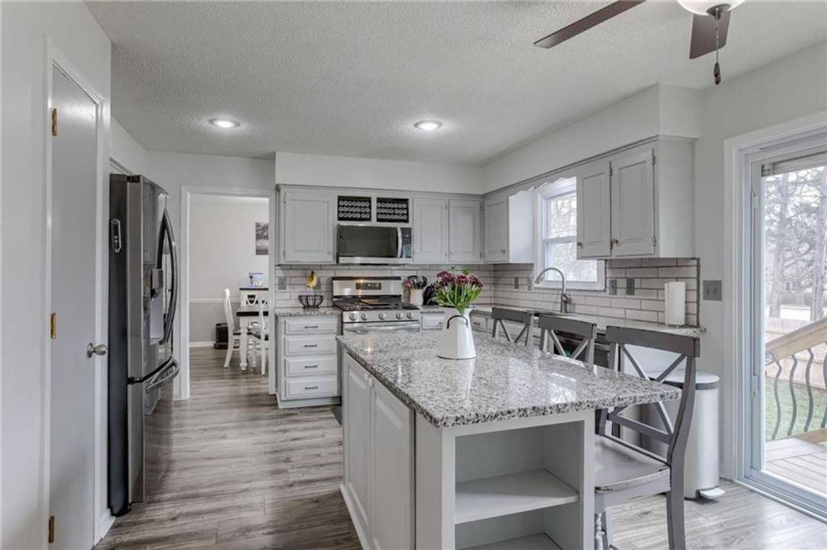 House for rent at 8615 W 72nd Terrace, Overland Park, KS 66204