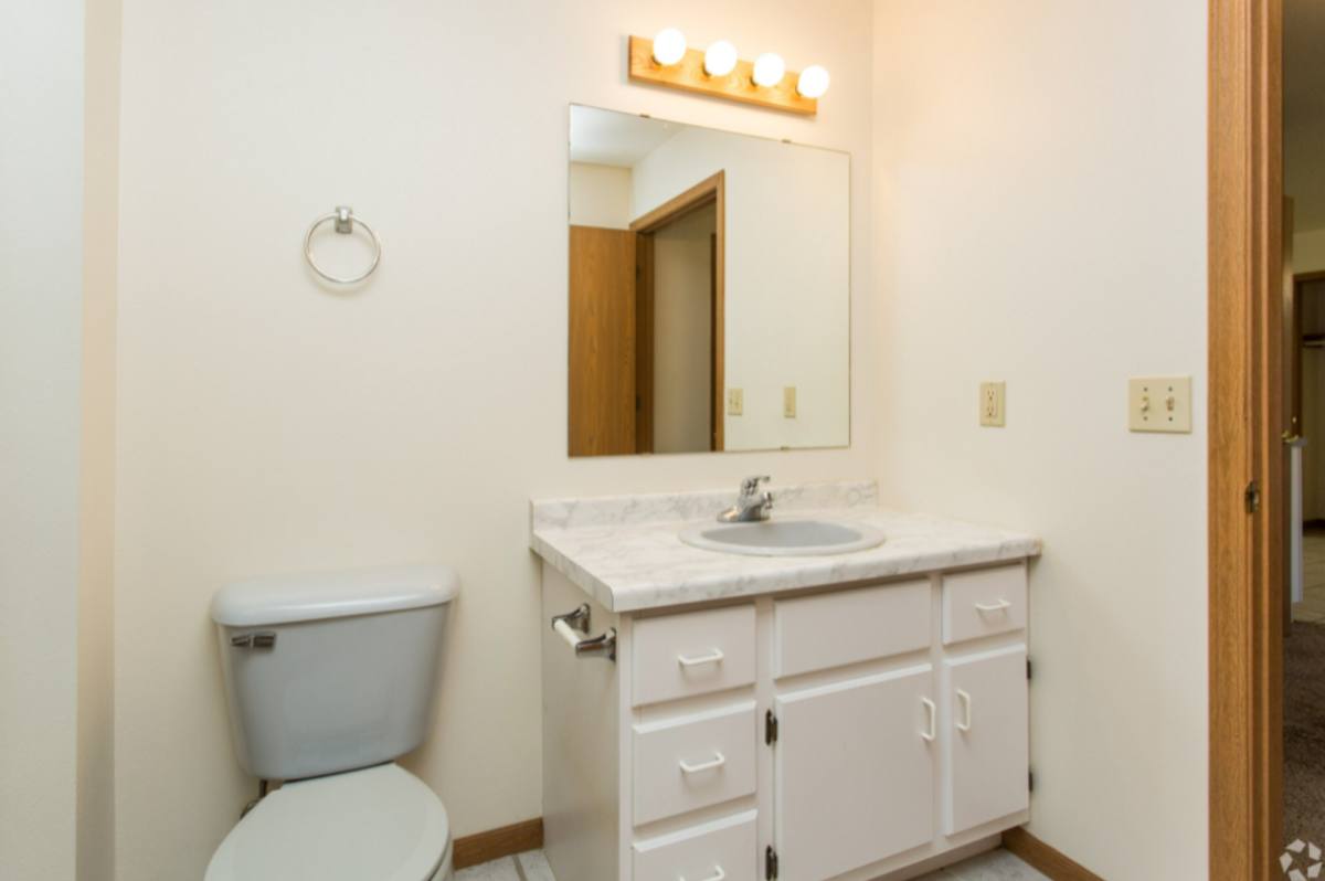 Apartment for rent at 905 1013 E Grant St, Marshfield, WI 54449
