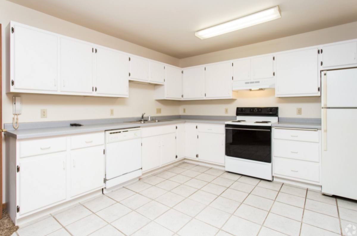 Apartment for rent at 905 1013 E Grant St, Marshfield, WI 54449