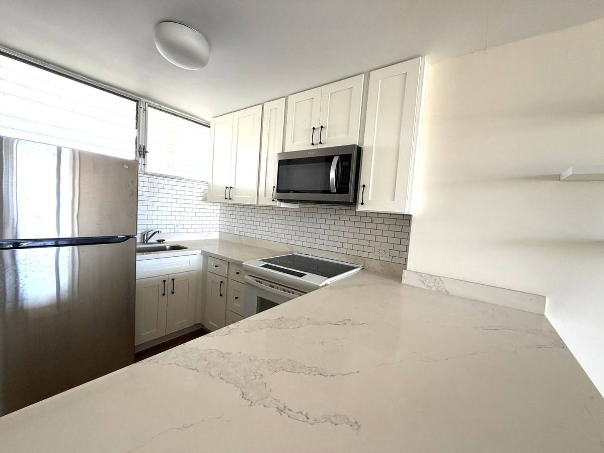 Apartment for rent at 555 University Ave, Honolulu, HI 96826