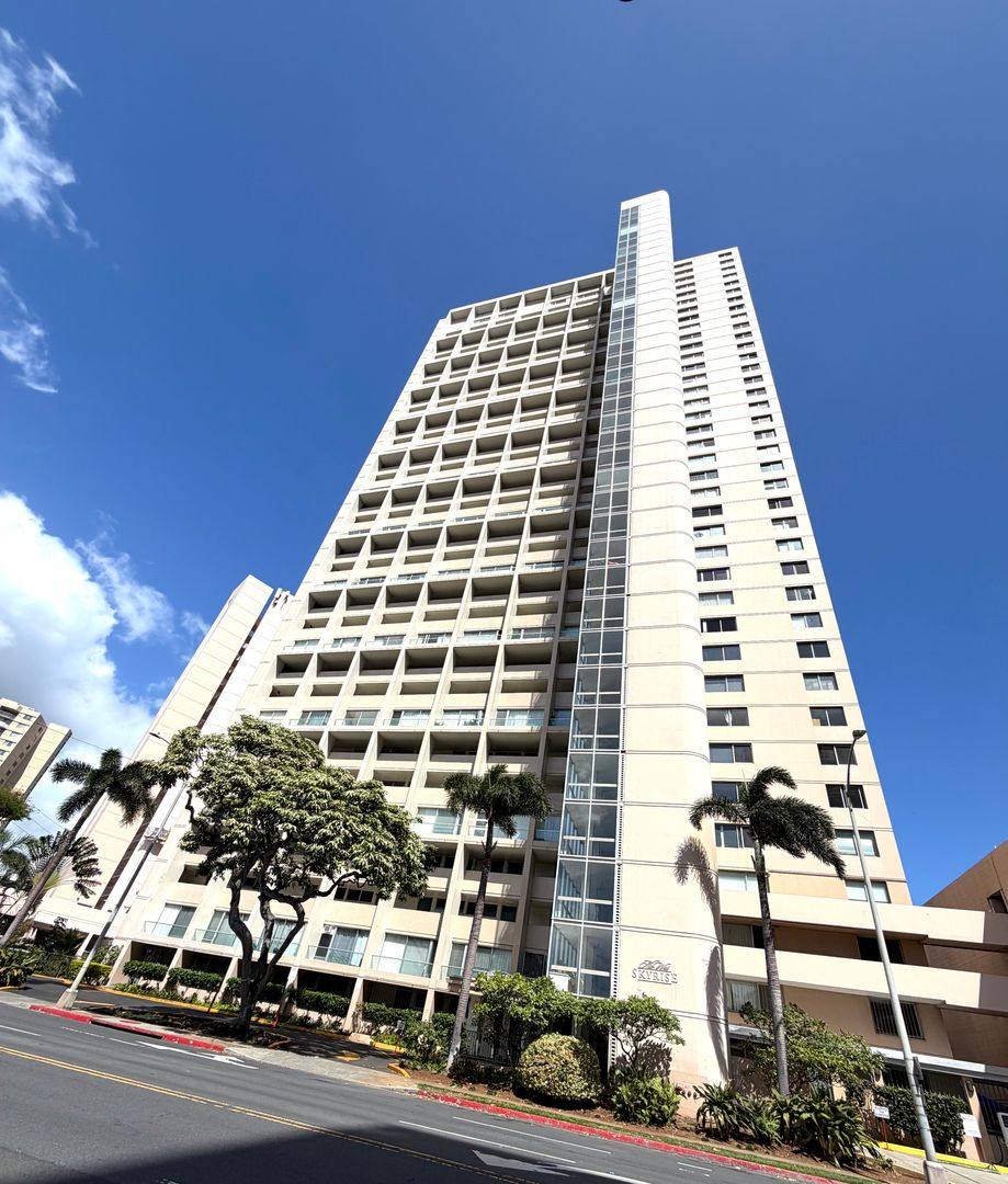 Apartment for rent at 555 University Ave, Honolulu, HI 96826