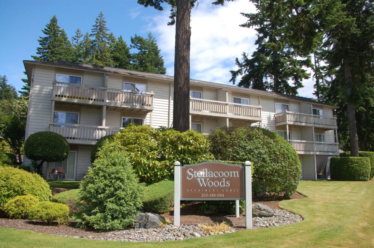 Apartment for rent at 2504 Woods Dr, Steilacoom, WA 98388