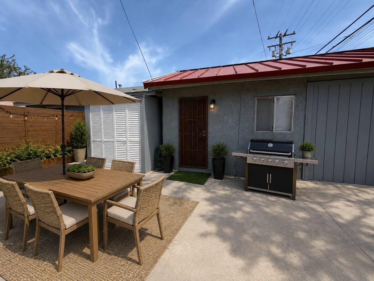 House for rent at 561 E 20th St, Long Beach, CA 90806