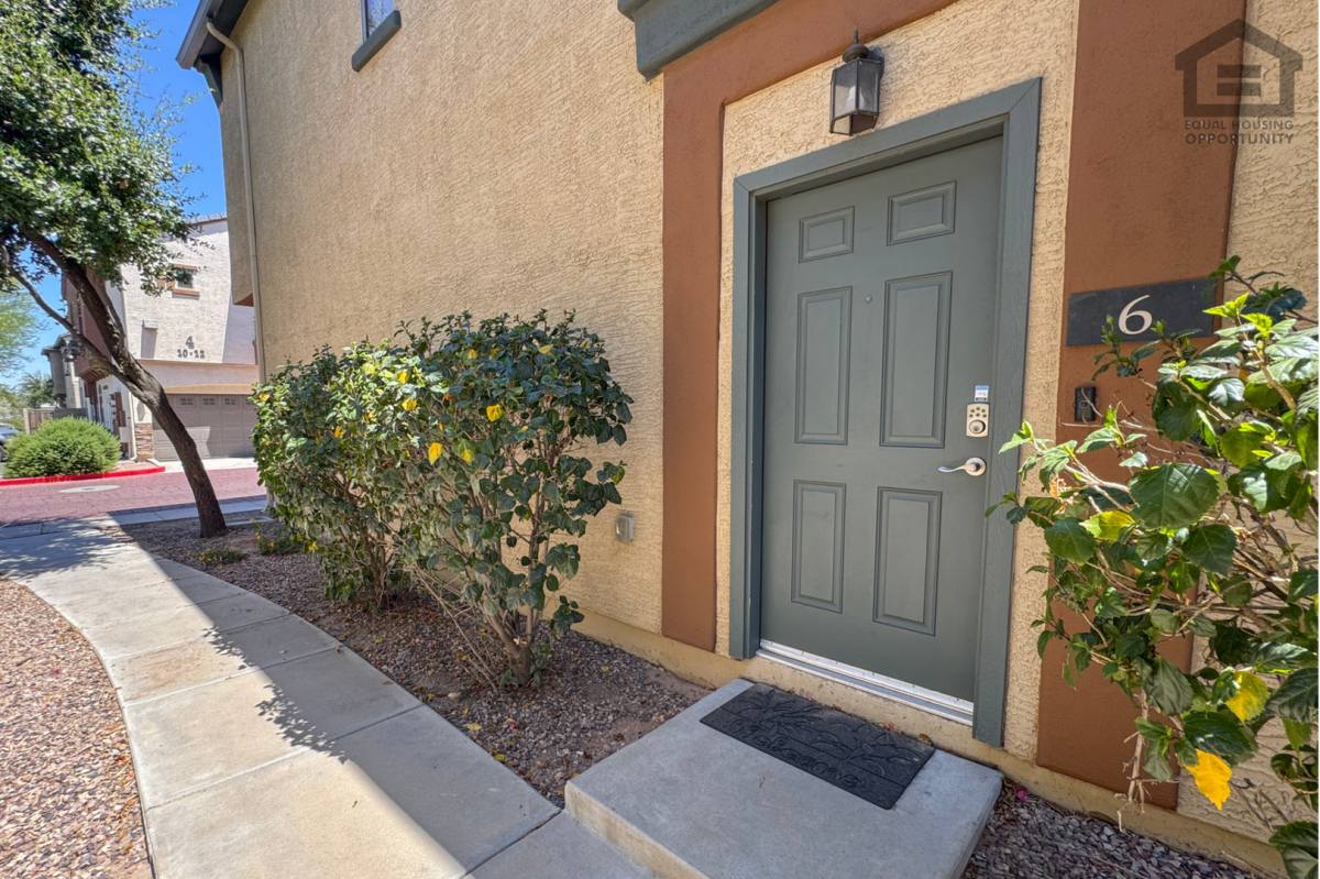 Condo for rent at 2727 N Price Rd, Chandler, AZ 85224