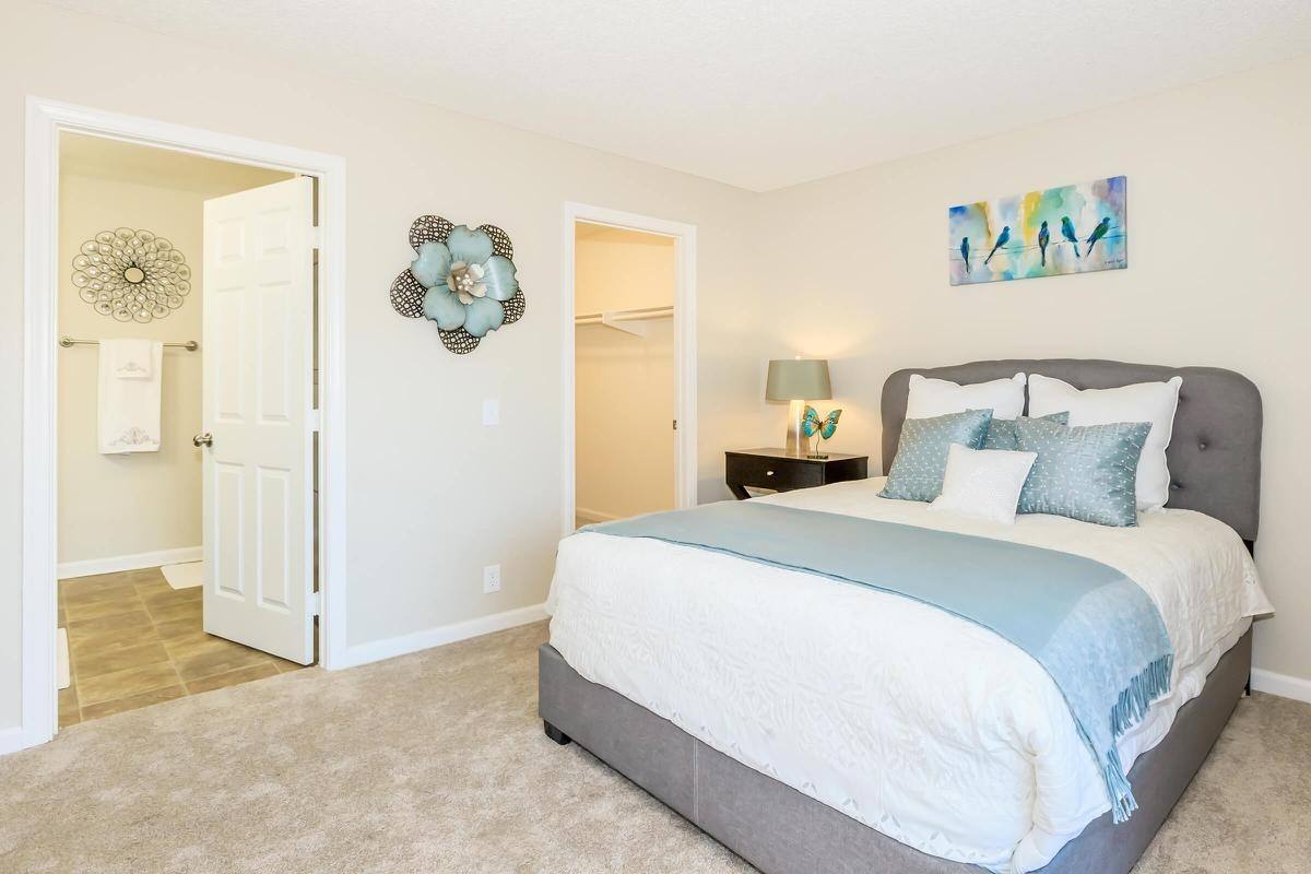 Apartment for rent at 1400 Oak Hill Dr, Escondido, CA 92027