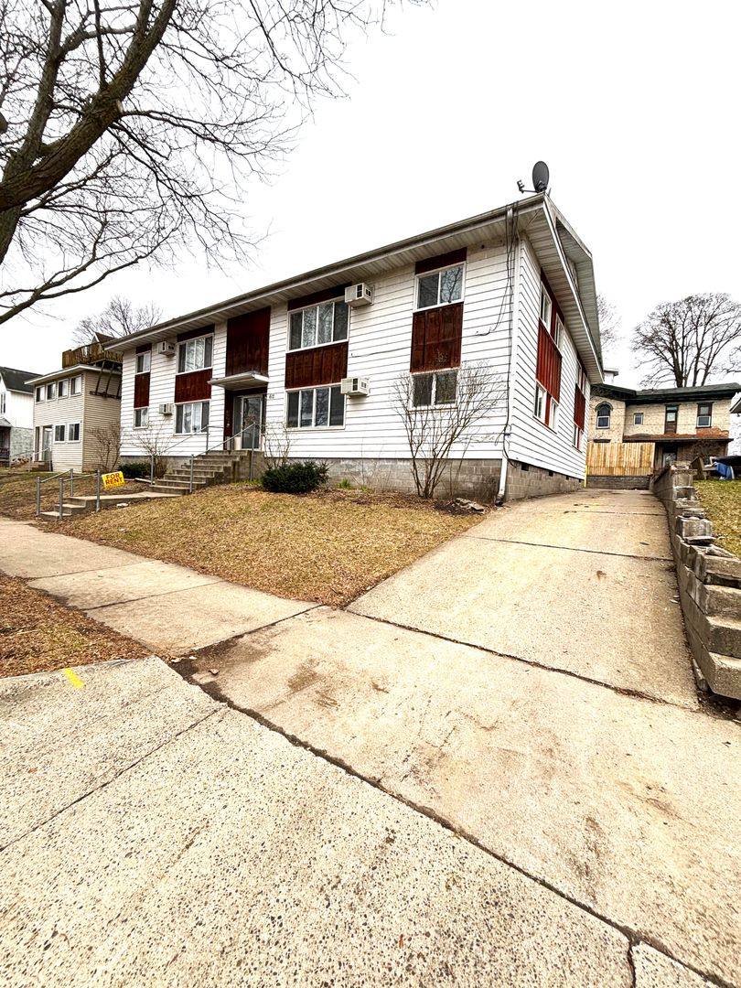 Apartment for rent at 612 7th St S, La Crosse, WI 54601