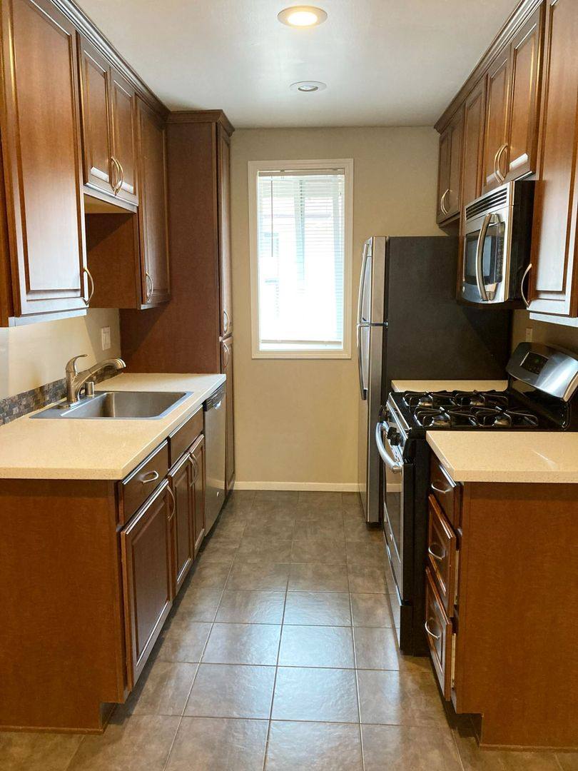 Apartment for rent at 4480 Orange Ave, Long Beach, CA 90807
