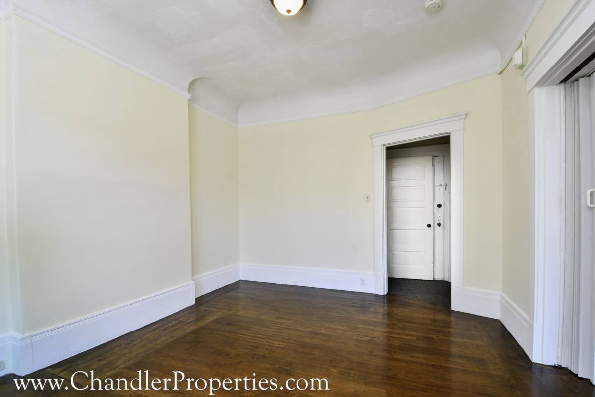 Apartment for rent at 652-656 Clayton St, San Francisco, CA 94117