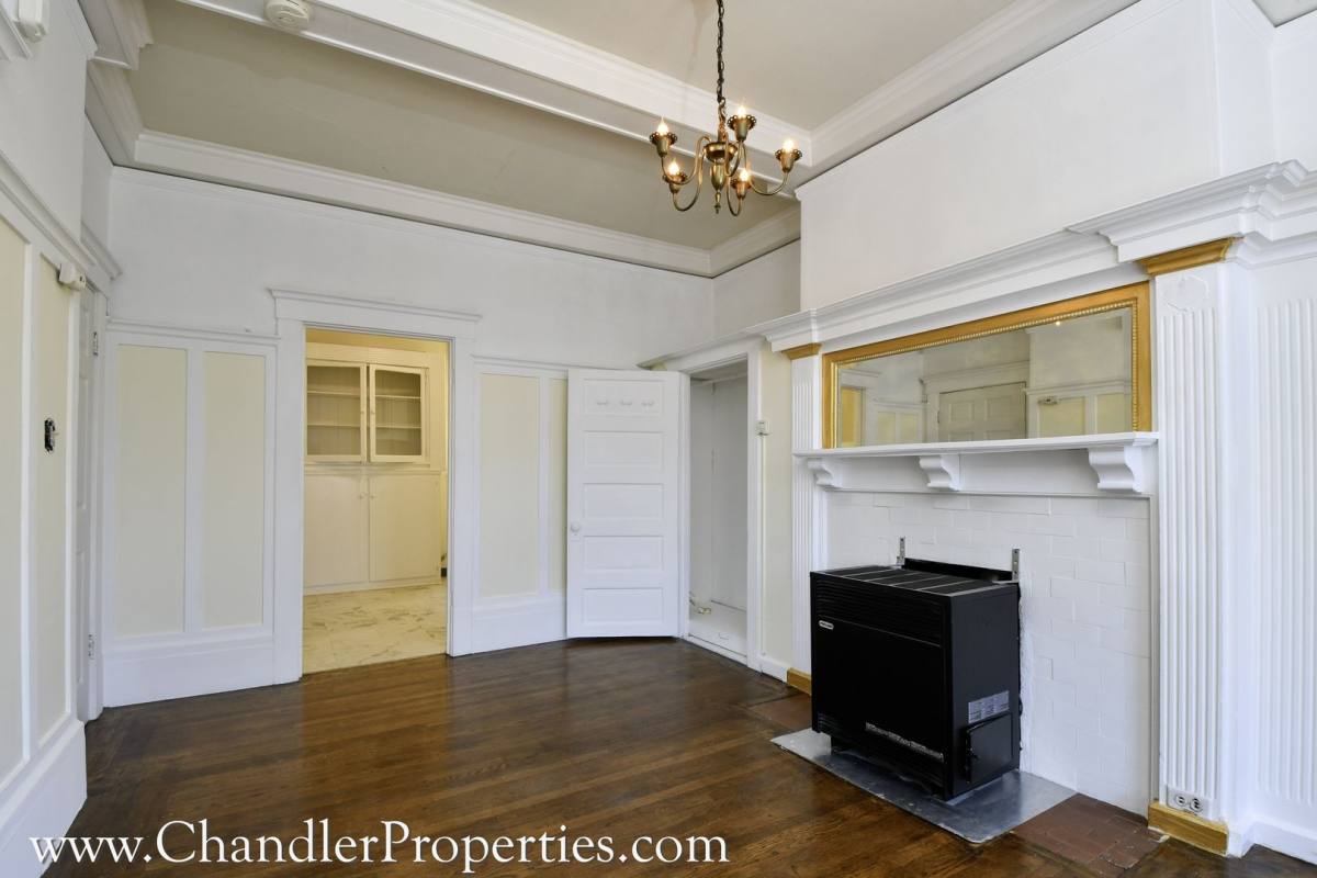 Apartment for rent at 652-656 Clayton St, San Francisco, CA 94117
