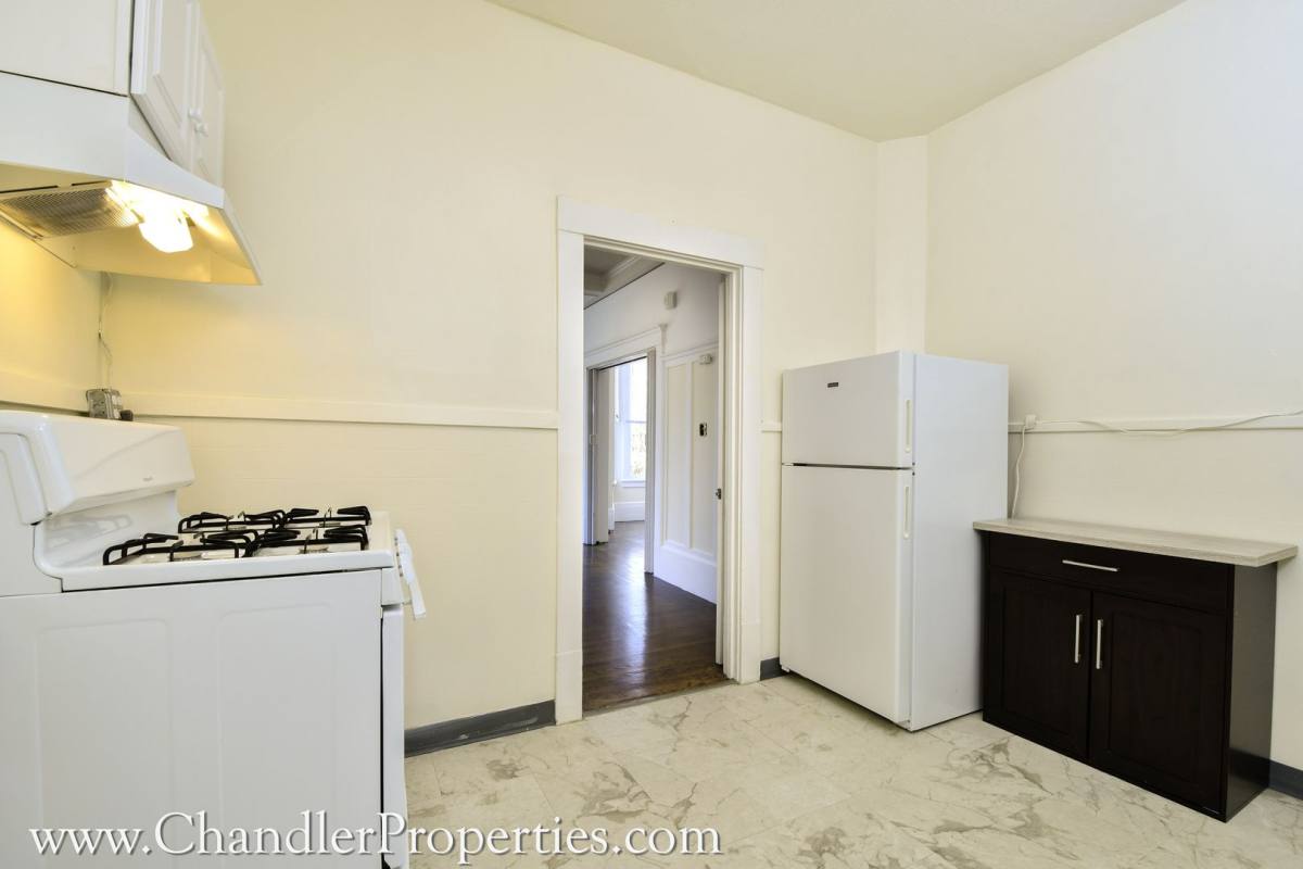 Apartment for rent at 652-656 Clayton St, San Francisco, CA 94117