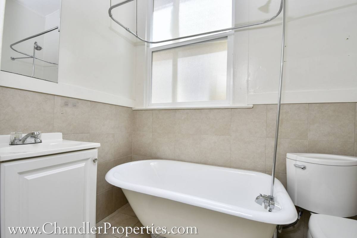 Apartment for rent at 652-656 Clayton St, San Francisco, CA 94117