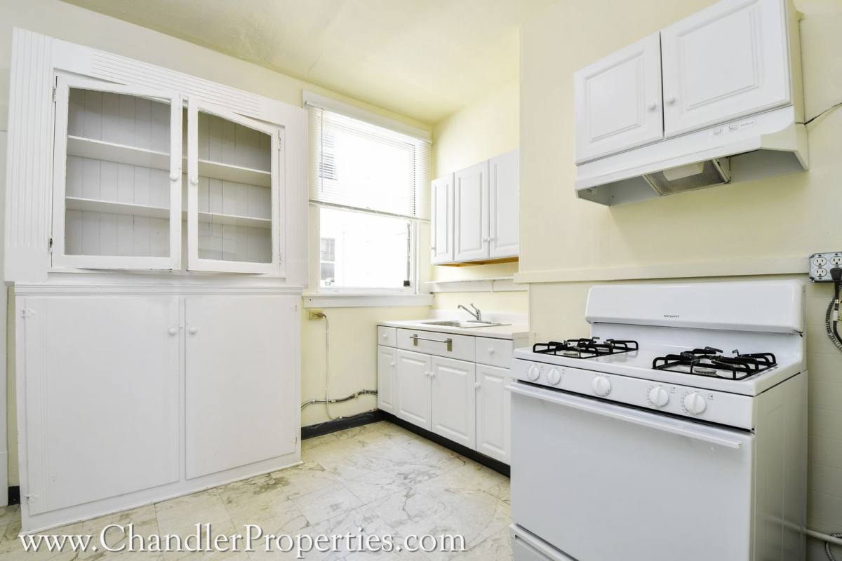 Apartment for rent at 652-656 Clayton St, San Francisco, CA 94117