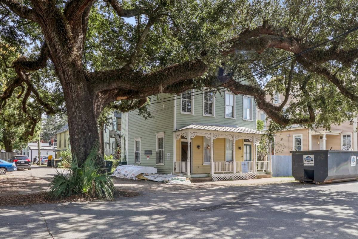 House for rent at 1312 Lincoln St, Savannah, GA 31401
