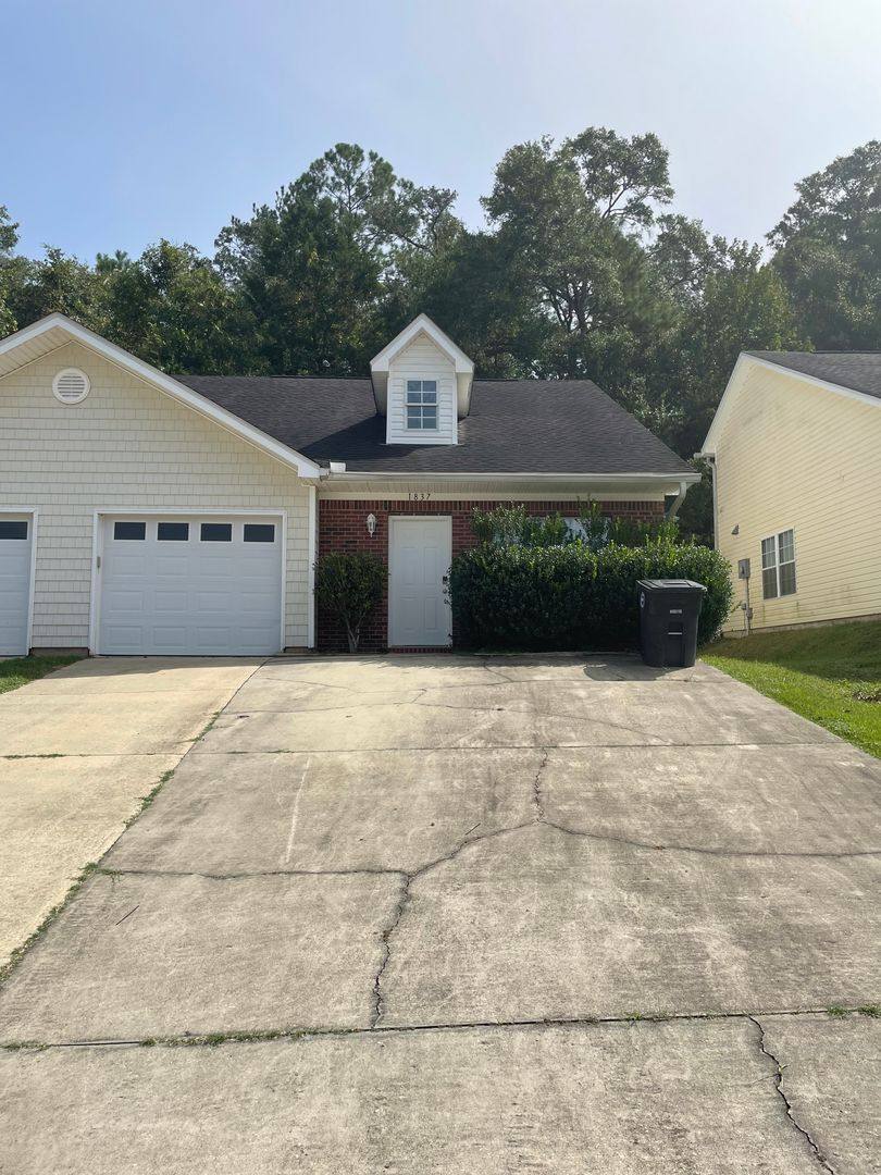 Townhouse for rent at 1837 Nena Hills Dr, Tallahassee, FL 32304