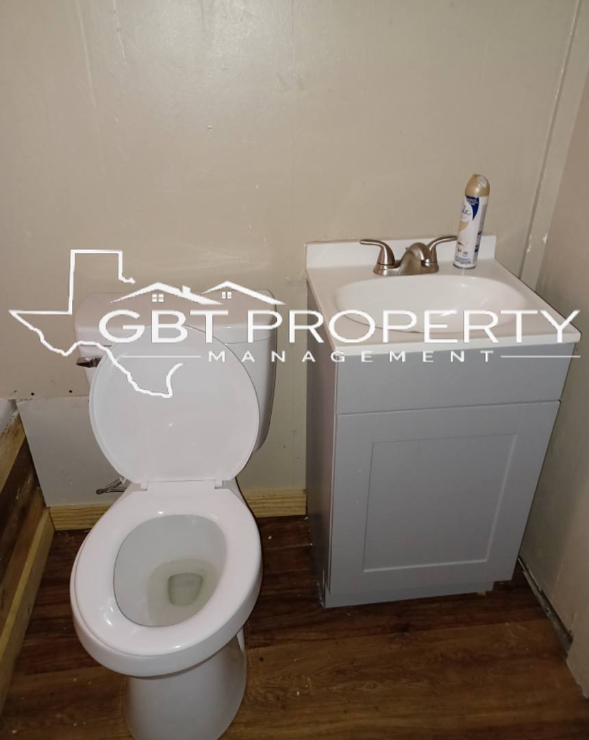 House for rent at 806 Park St, Marlin, TX 76661