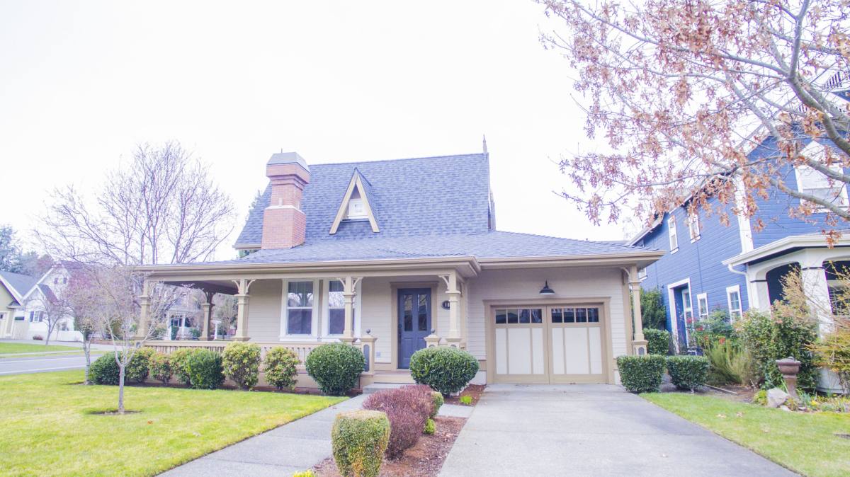 House for rent at 105 Taylor St, Jacksonville, OR 97530
