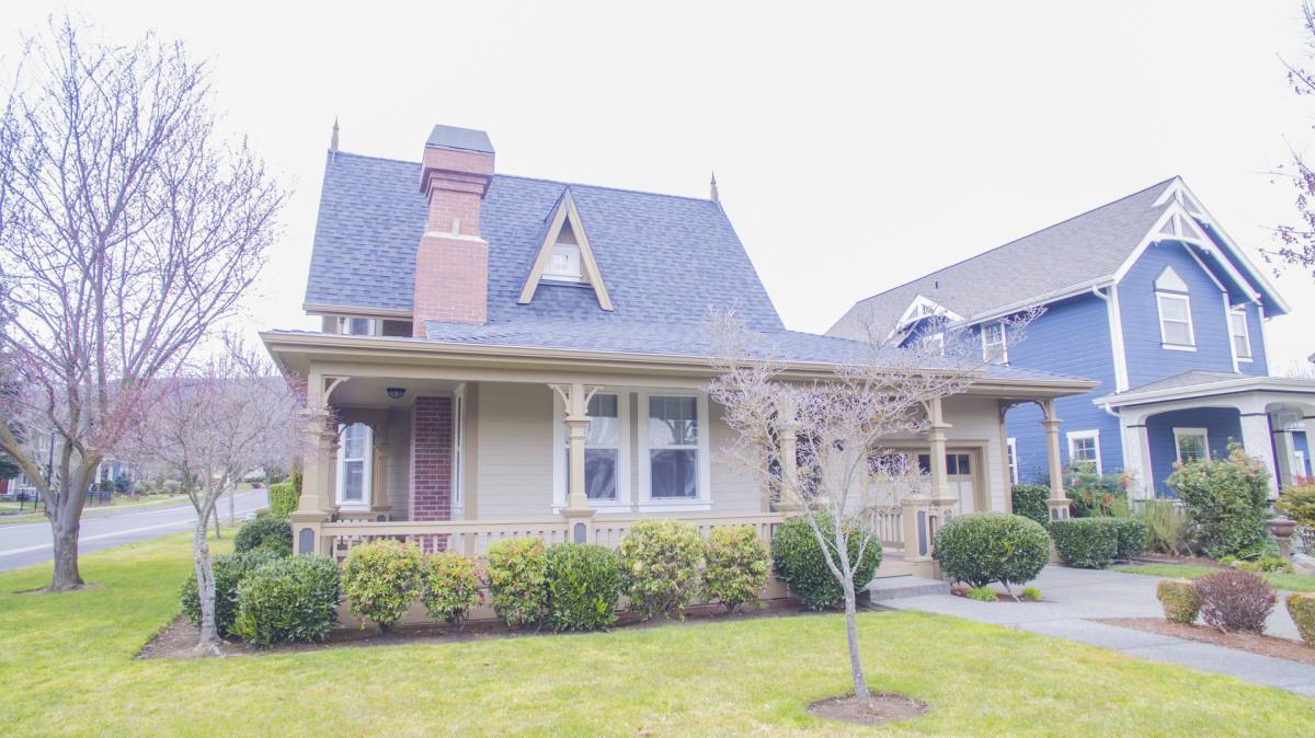 House for rent at 105 Taylor St, Jacksonville, OR 97530