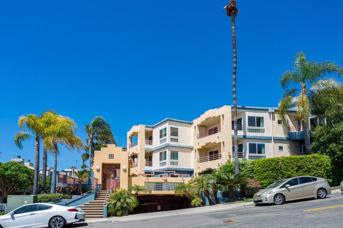 Condo for rent at 3502 Pringle St, San Diego, CA 92110