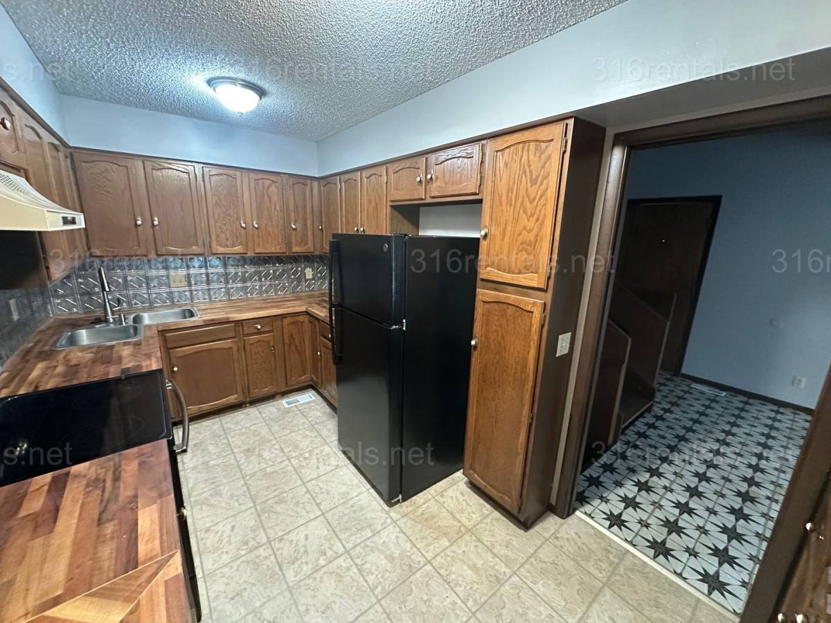 Apartment for rent at 866 N Nims St, Wichita, KS 67203
