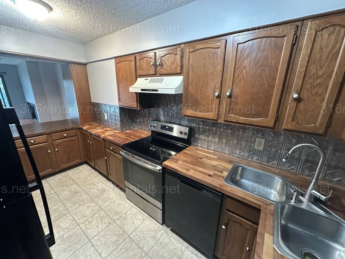 Apartment for rent at 866 N Nims St, Wichita, KS 67203