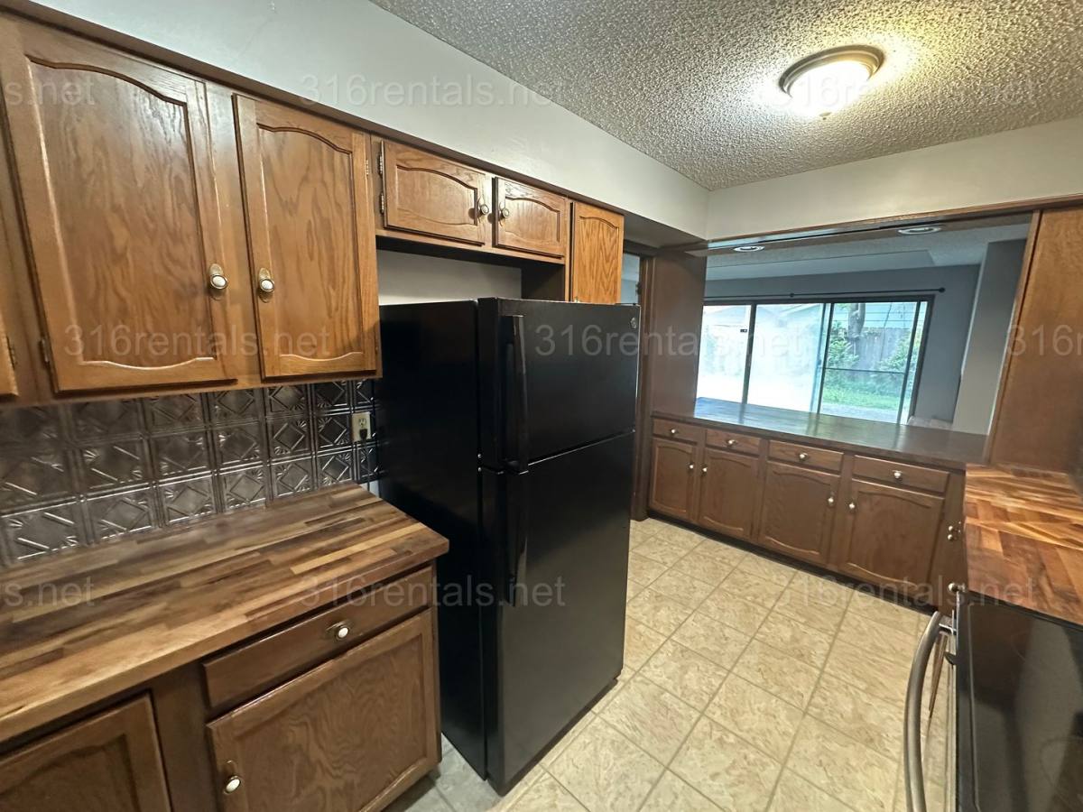 Apartment for rent at 866 N Nims St, Wichita, KS 67203