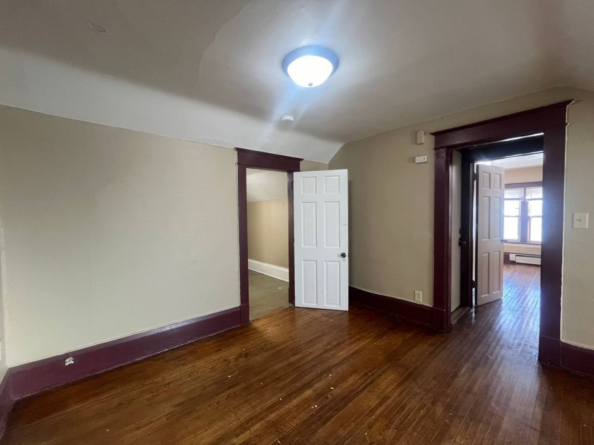 Apartment for rent at 125 Como Ave, Saint Paul, MN 55103