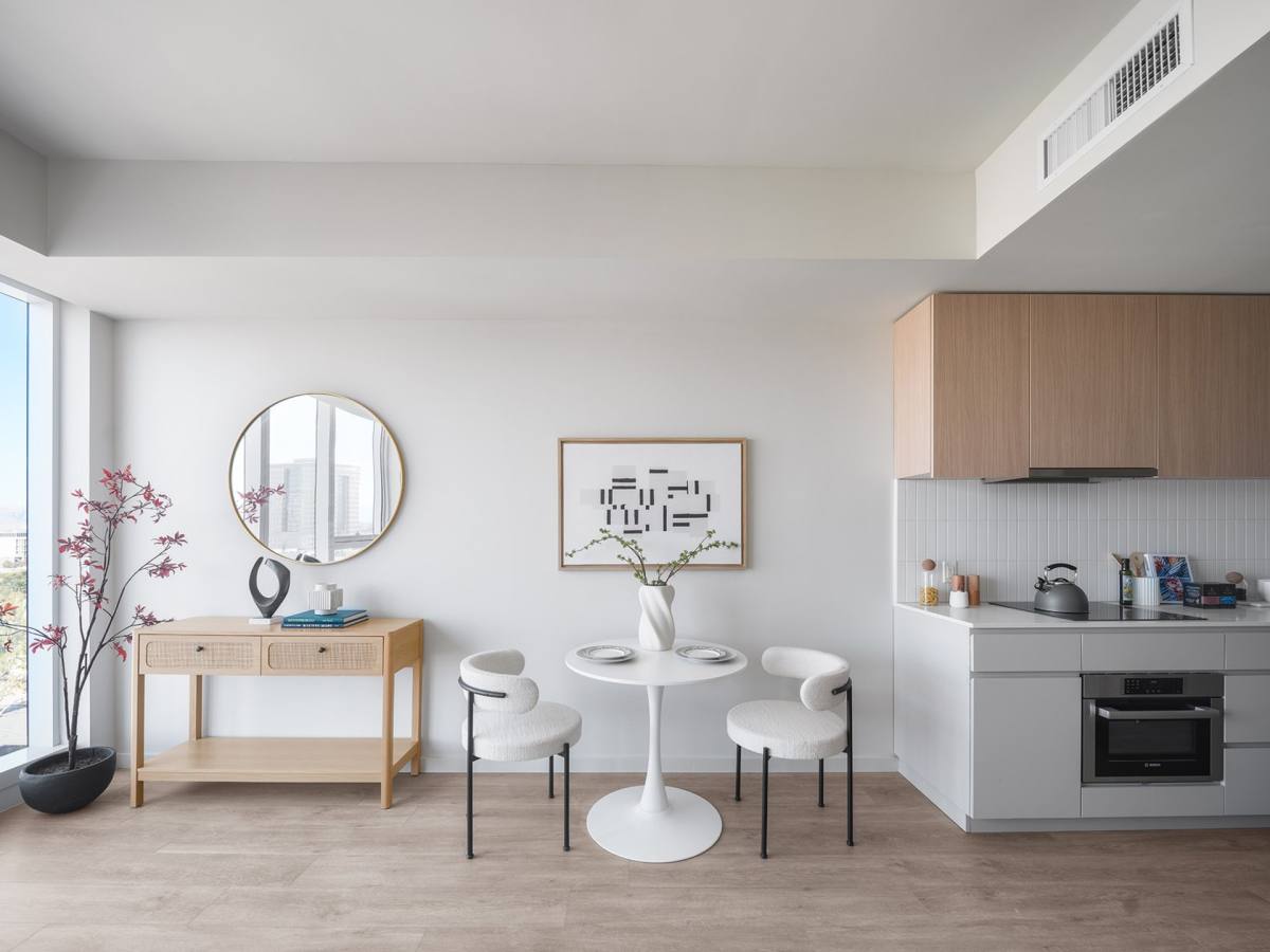 Apartment for rent at 10 E Reed St, San Jose, CA 95112