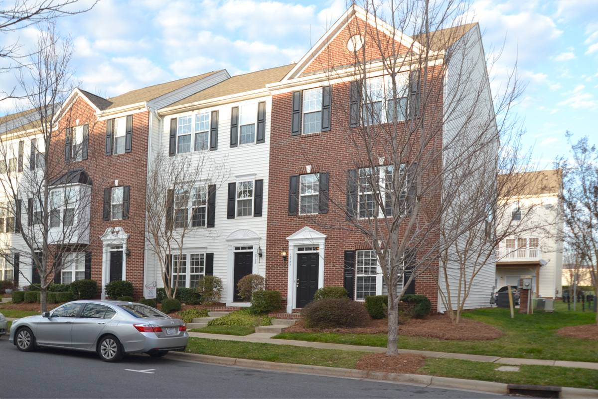 Townhouse for rent at 15777 Castle Watch Ave, Charlotte, NC 28277