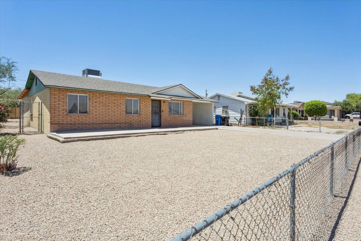 House for rent at 735 E S Mountain Ave, Phoenix, AZ 85042