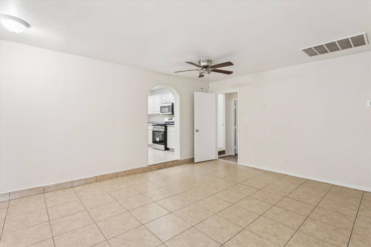 House for rent at 735 E S Mountain Ave, Phoenix, AZ 85042
