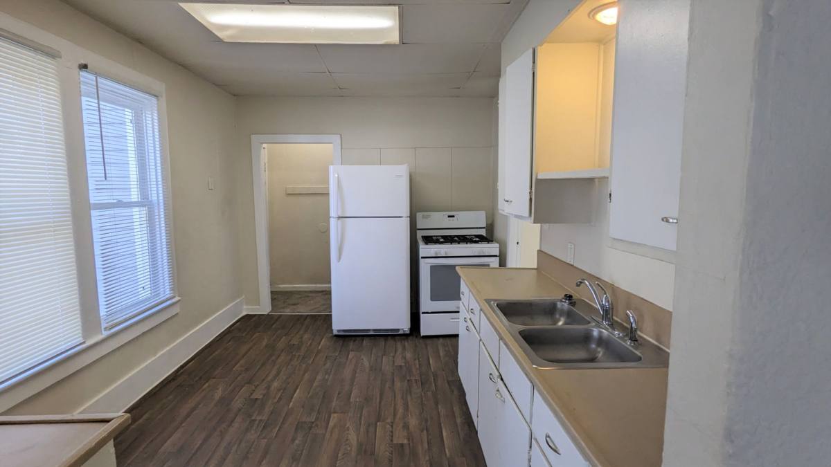 House for rent at 247 W Southern Ave, Muskegon, MI 49441