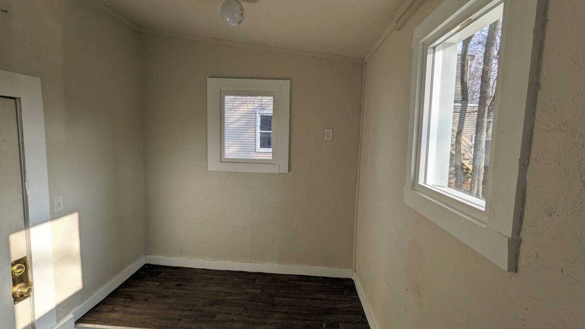 House for rent at 247 W Southern Ave, Muskegon, MI 49441