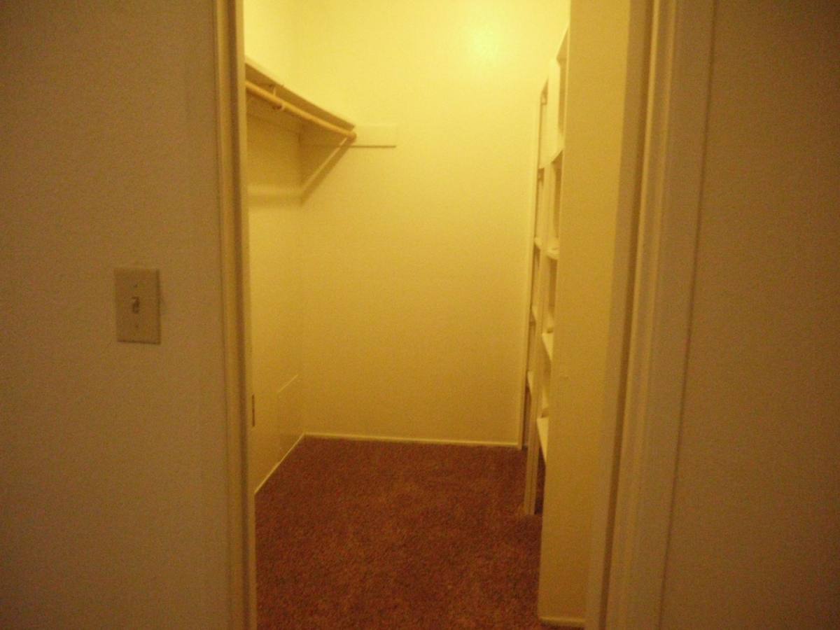 Apartment for rent at 684 E 12th St, Chico, CA 95928