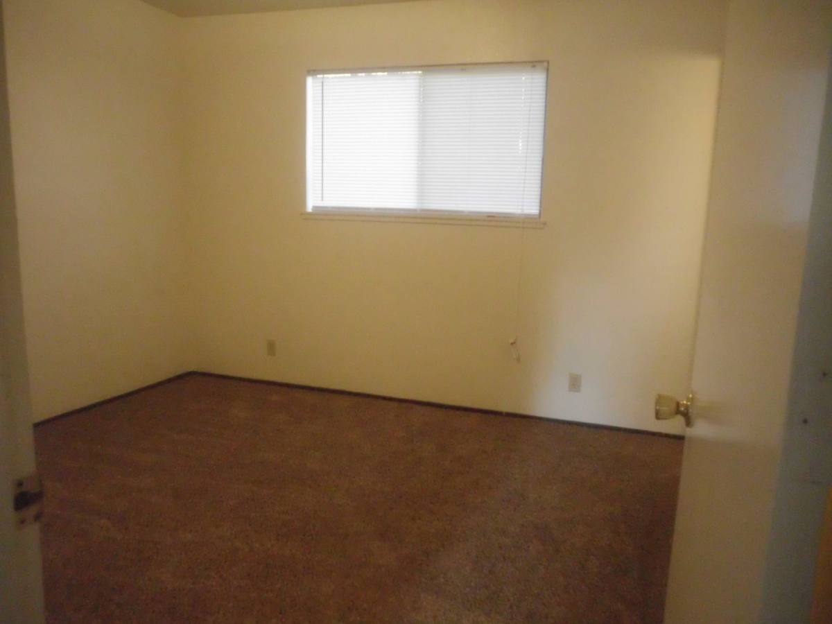 Apartment for rent at 684 E 12th St, Chico, CA 95928