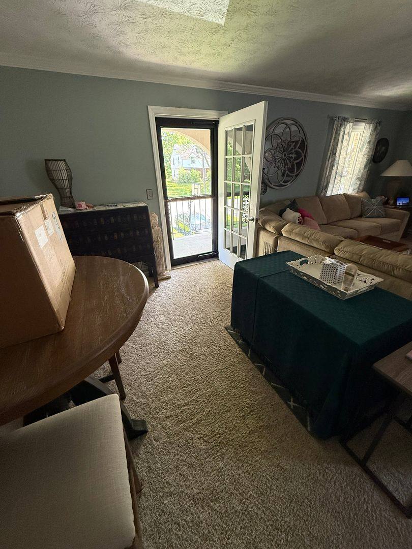 Apartment for rent at 5240-5242 Old Oxford Lane, Youngstown, OH 44512