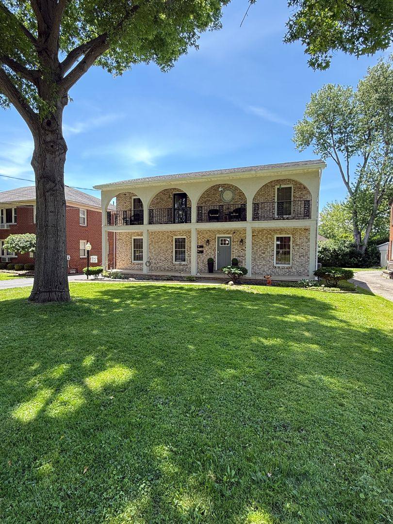 Apartment for rent at 5240-5242 Old Oxford Lane, Youngstown, OH 44512