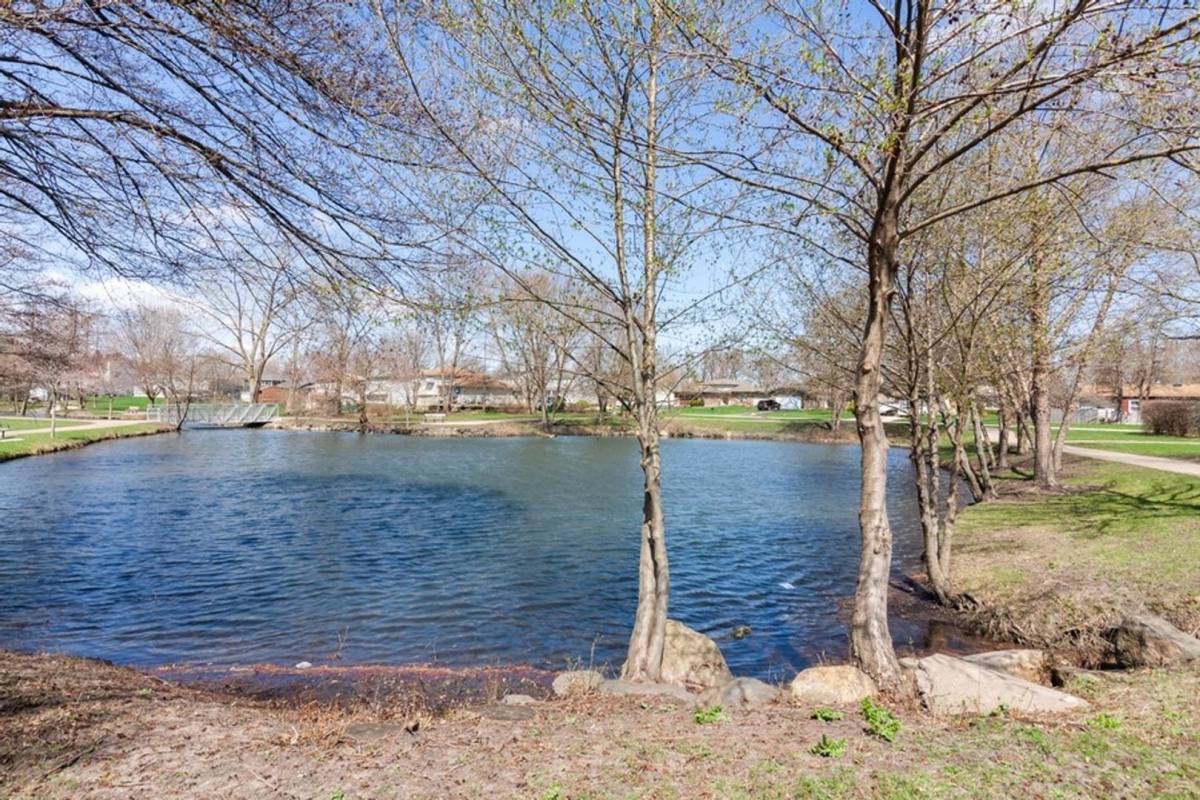 Apartment for rent at 1600 Light Rd #211, Oswego, IL 60543